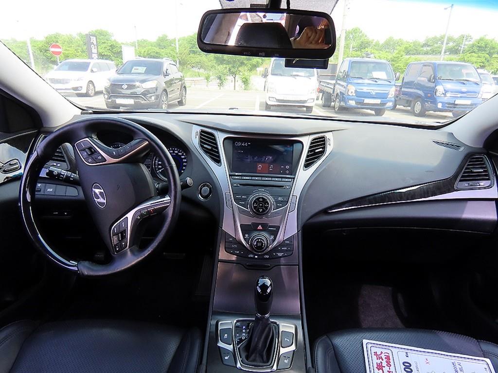 HYUNDAI Grandeur - Vista 9