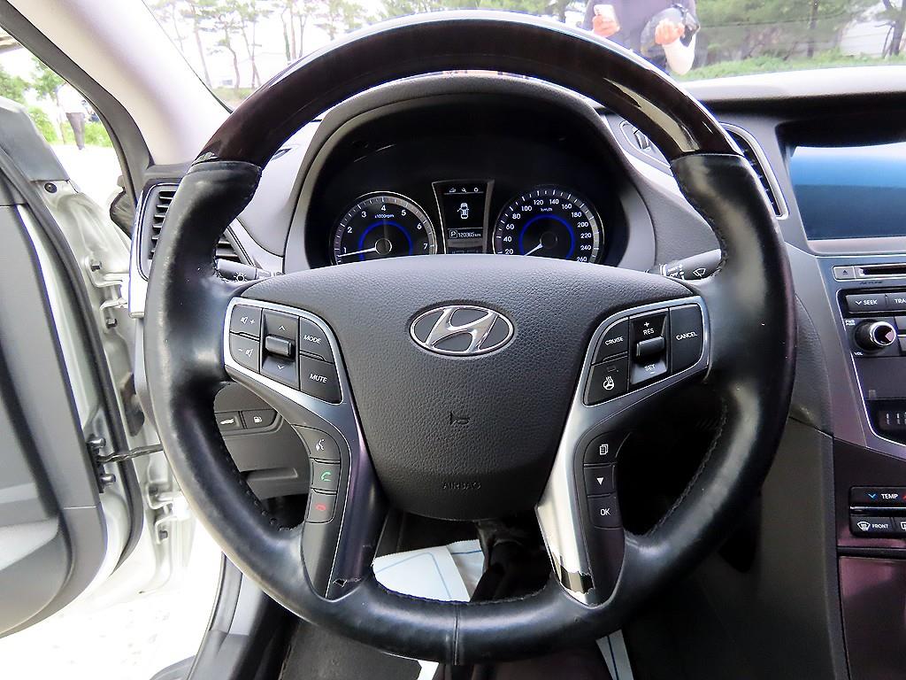 HYUNDAI Grandeur - Vista 8
