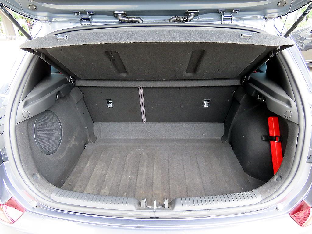 HYUNDAI i30 2019 Gris - Importación desde Corea - HF Imports Iquique - Foto 18