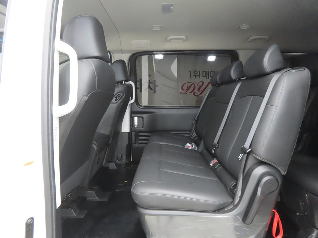 HYUNDAI Staria - Vista 6