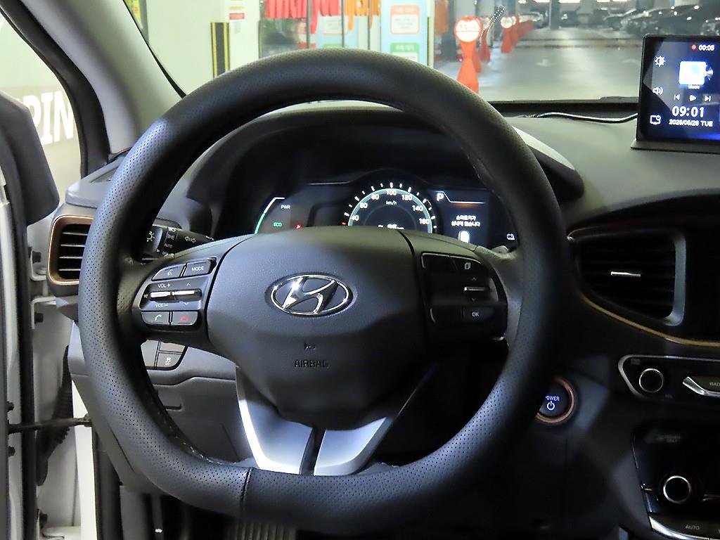 HYUNDAI Ioniq - Vista 7