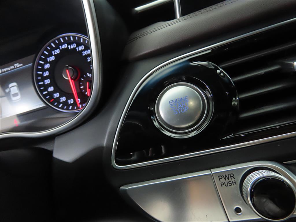 Genesis G70 - Vista 10