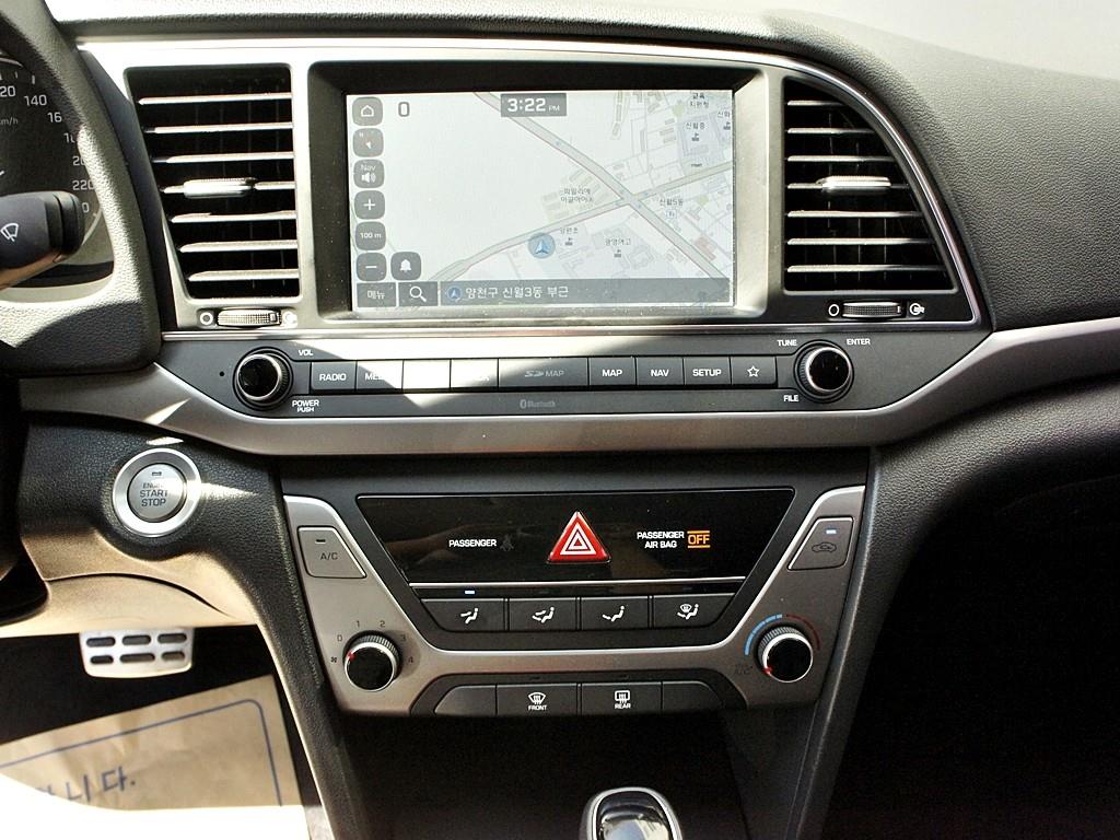 HYUNDAI Avante 2018 Blanco - Importación desde Corea - HF Imports Iquique - Foto 10