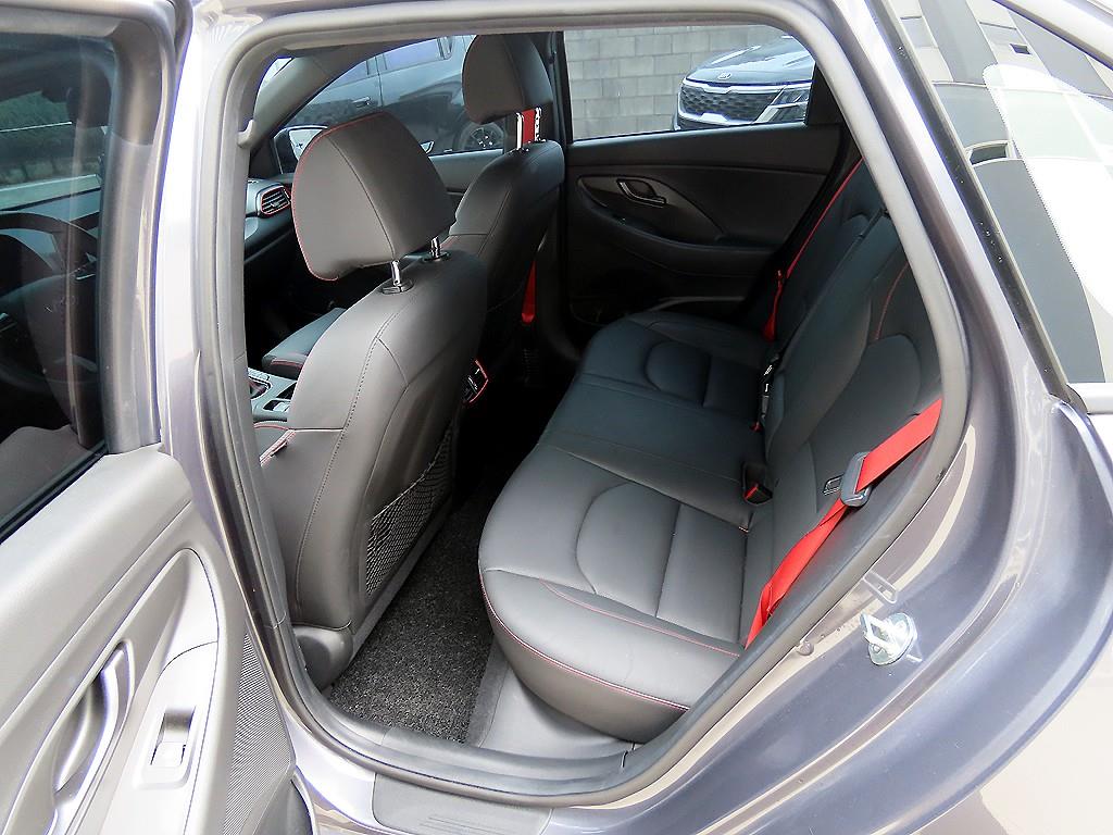 HYUNDAI i30 - Vista 6