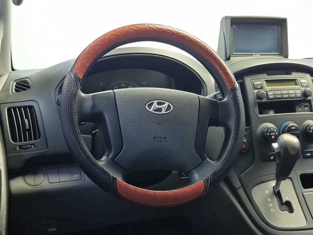 HYUNDAI Starex - Vista 9