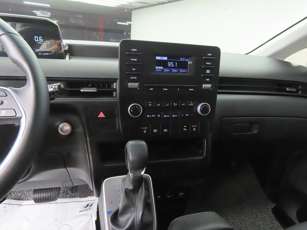 HYUNDAI Staria - Vista 11