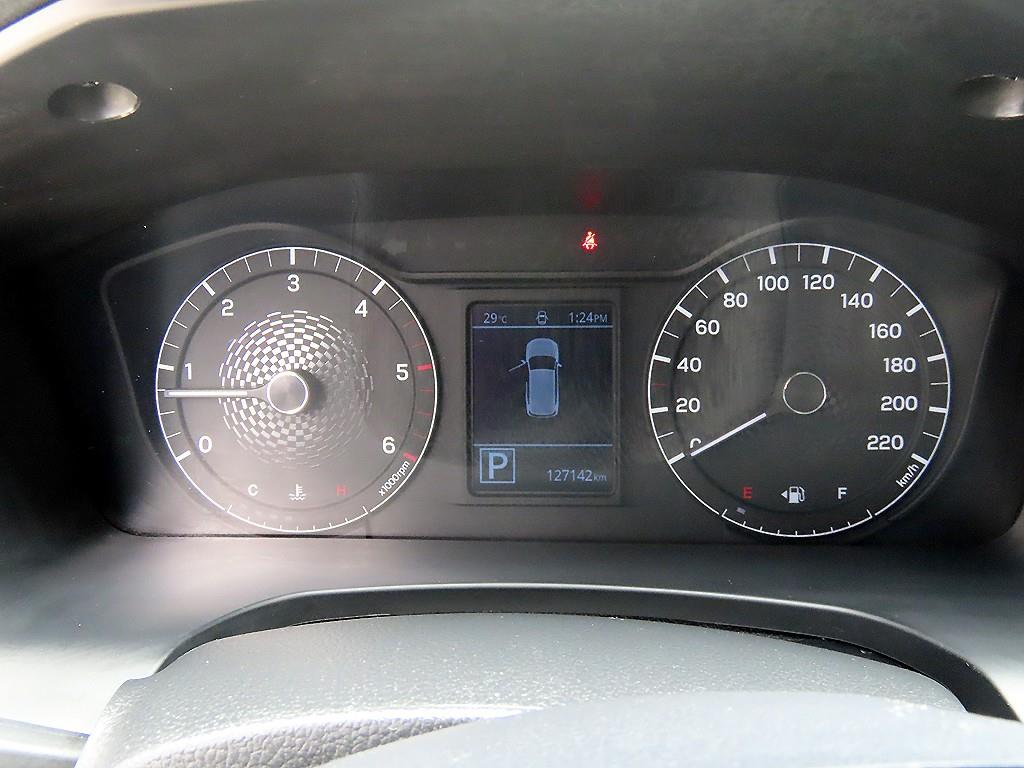 Ssangyong Rexton - Vista 9