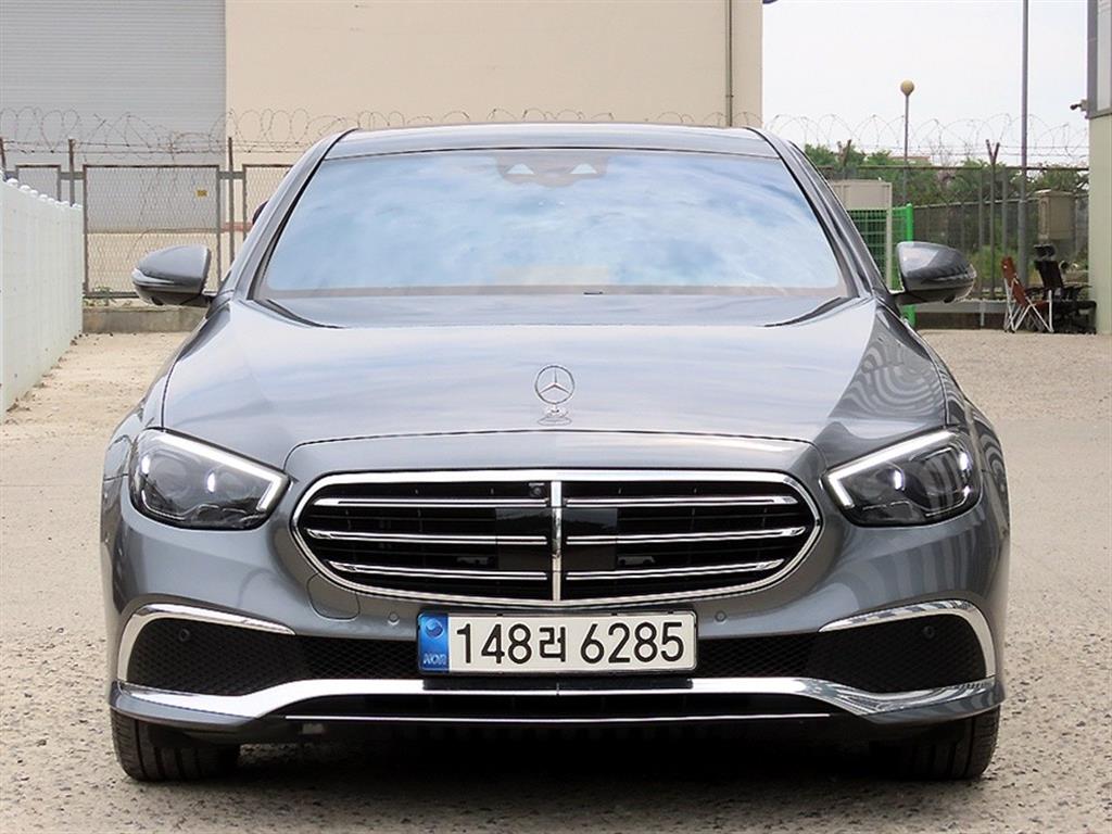 Mercedes Benz E class 2022 Gris - Importación desde Corea - HF Imports Iquique - Foto 1