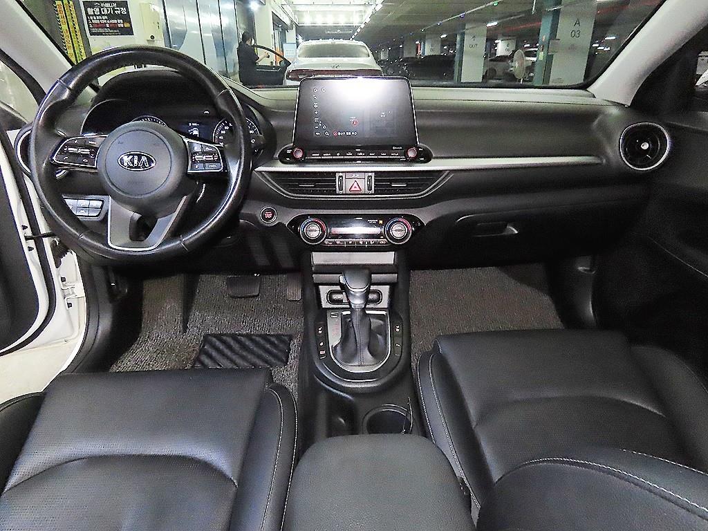 KIA Carnival - Vista 10