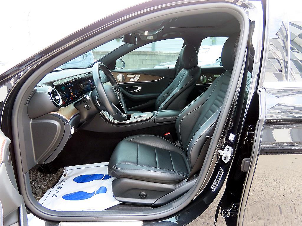 Mercedes Benz E class - Vista 5