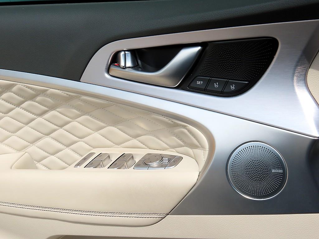 Genesis G70 - Vista 11