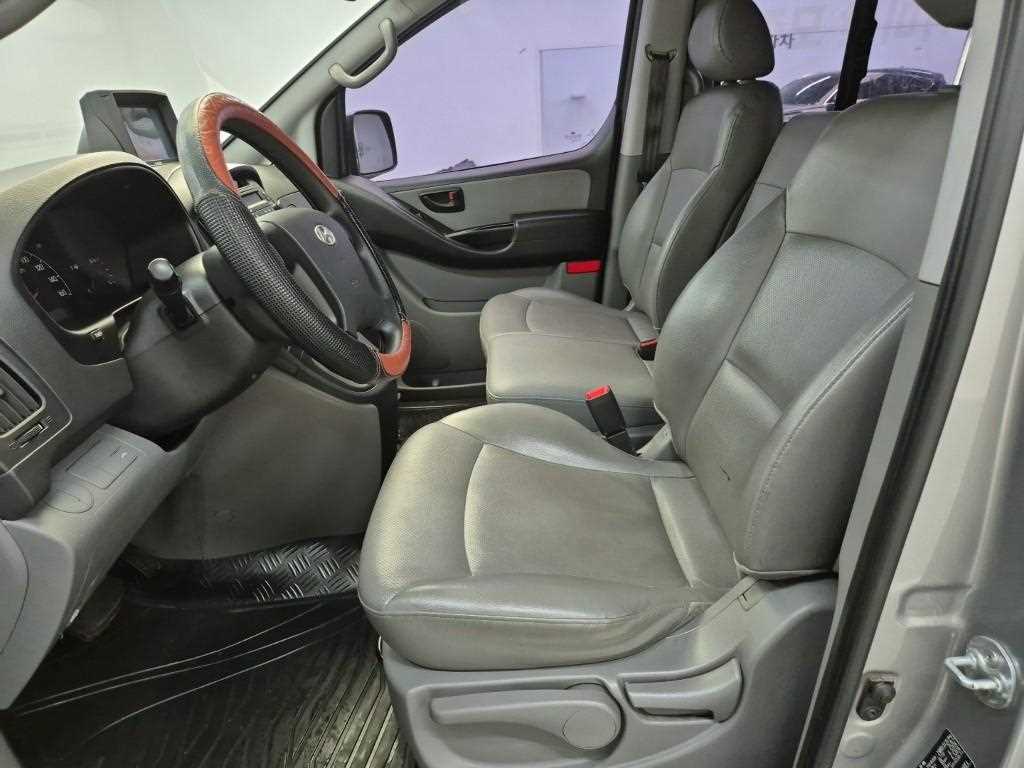 HYUNDAI Starex - Vista 11