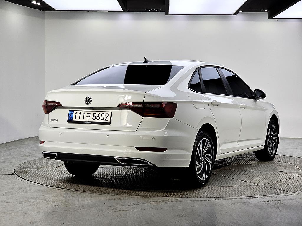 Volkswagen Jetta - Vista 4