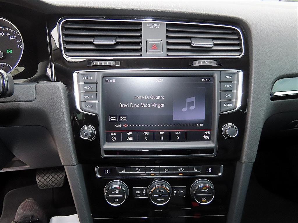 Volkswagen Golf - Vista 12