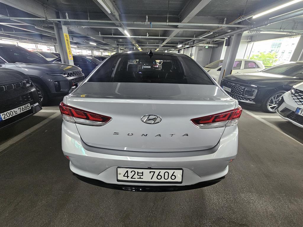 HYUNDAI Sonata - Vista 4