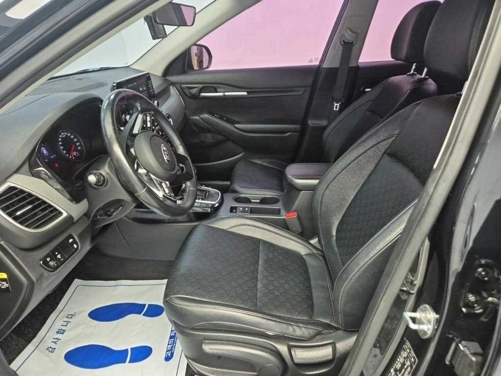 KIA Seltos - Vista 10
