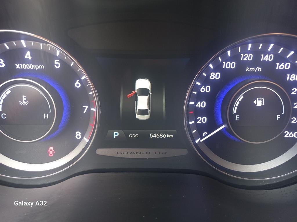 HYUNDAI Grandeur - Vista 10