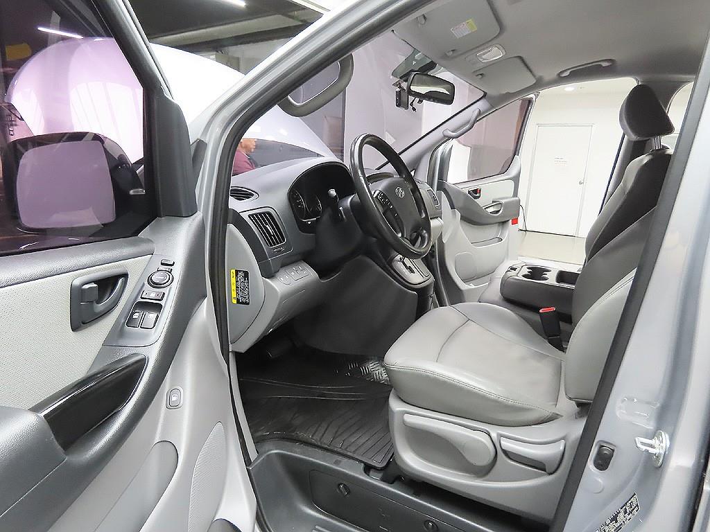 HYUNDAI Starex 2019 Gris - Importación desde Corea - HF Imports Iquique - Foto 13