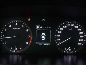 HYUNDAI Sonata - Vista 12