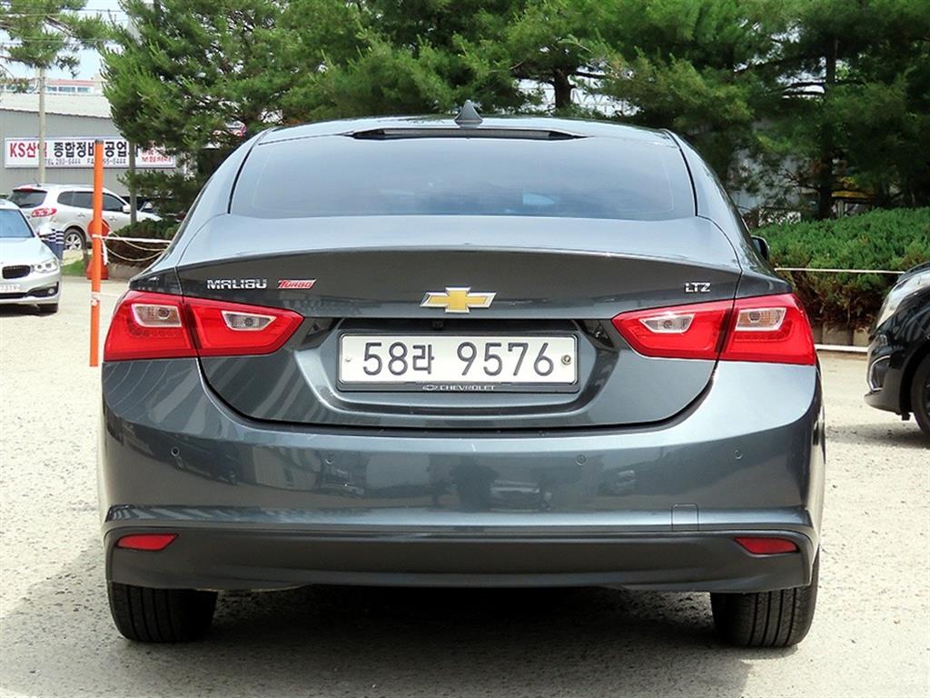 Chevrolet Malibu - Vista 4