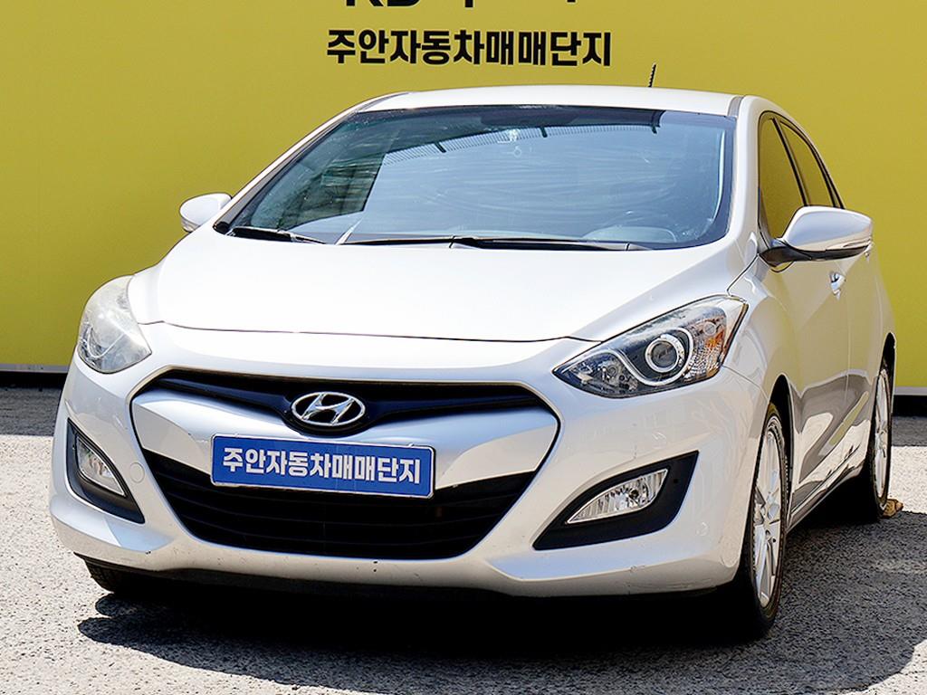 HYUNDAI i30 - Vista 3