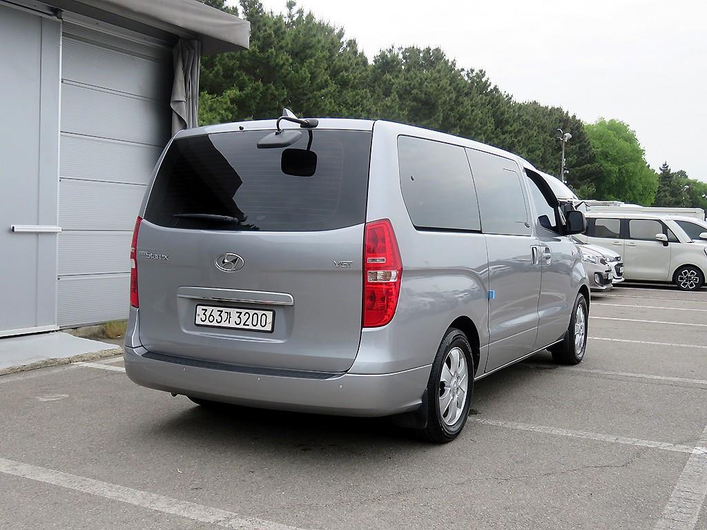 HYUNDAI Starex - Vista 4