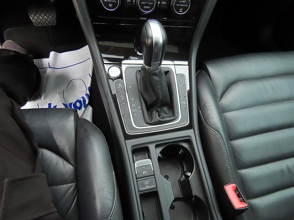 Volkswagen Golf - Vista 10