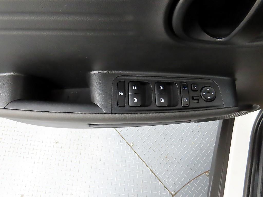 HYUNDAI Casper - Vista 11