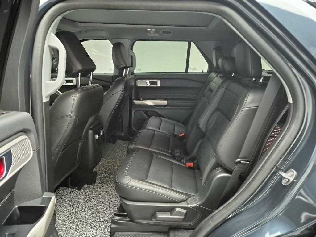 Ford Explorer - Vista 12