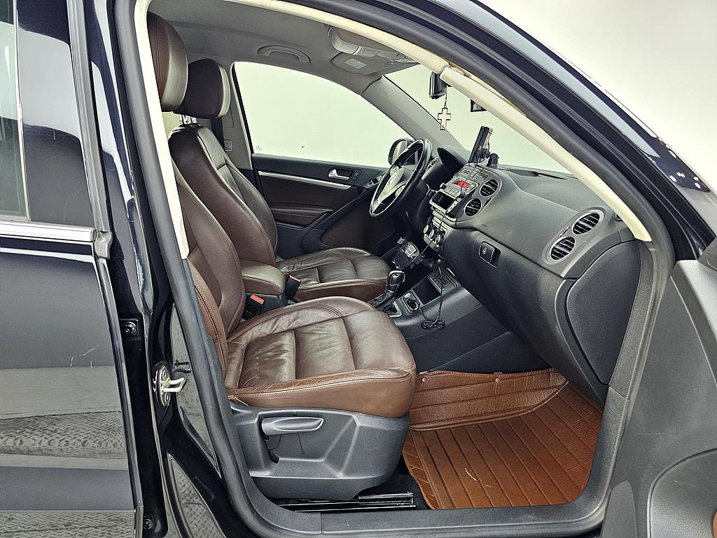 Volkswagen Tiguan - Vista 11