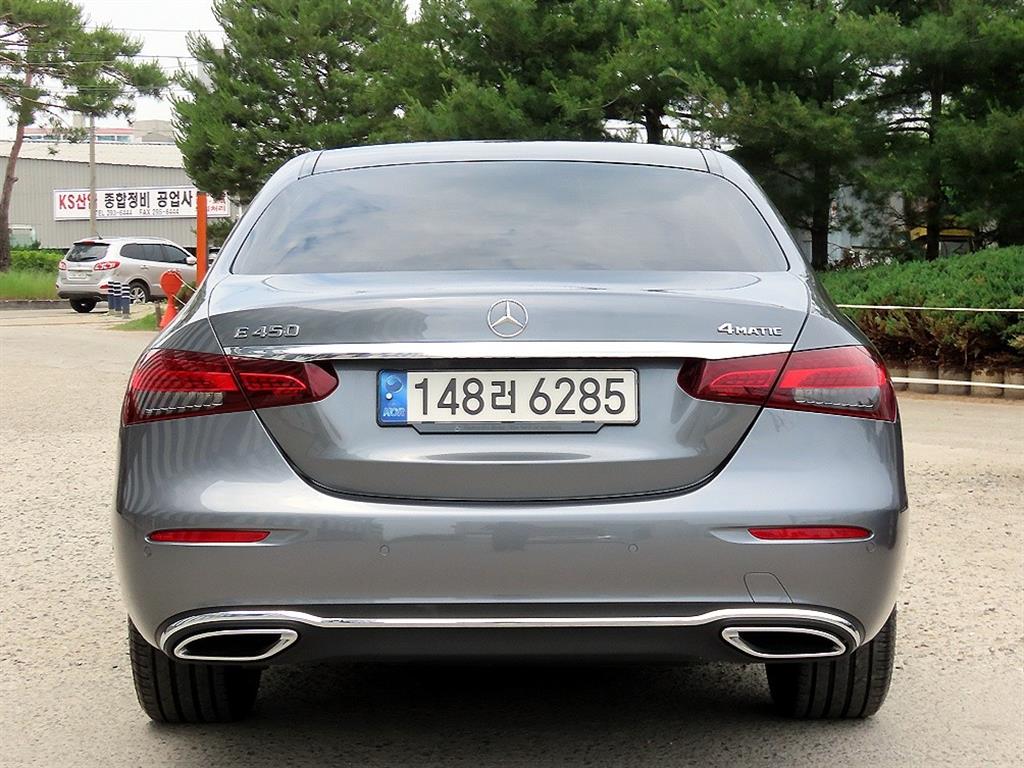 Mercedes Benz E class - Vista 4