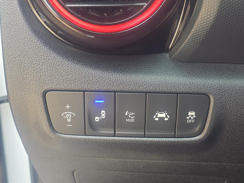HYUNDAI Kona - Vista 12