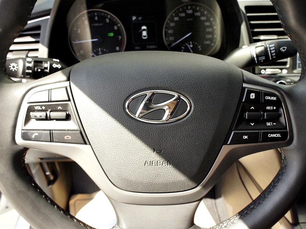 HYUNDAI Avante 2018 Blanco - Importación desde Corea - HF Imports Iquique - Foto 8