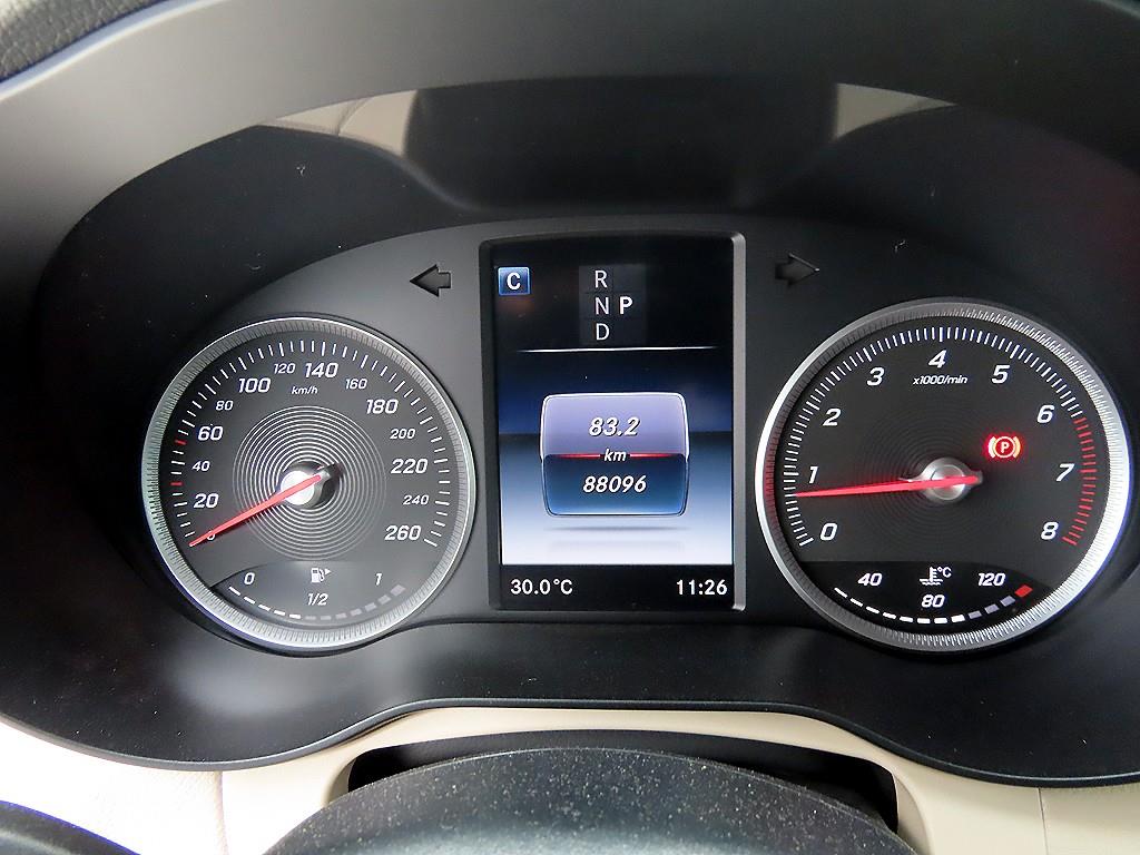 Mercedes Benz GLC Class - Vista 9
