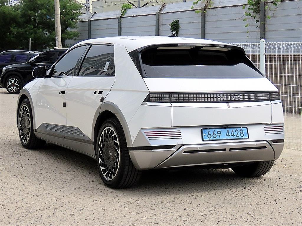 HYUNDAI Ioniq 5 - Vista 3