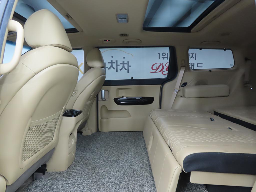 KIA Carnival - Vista 6