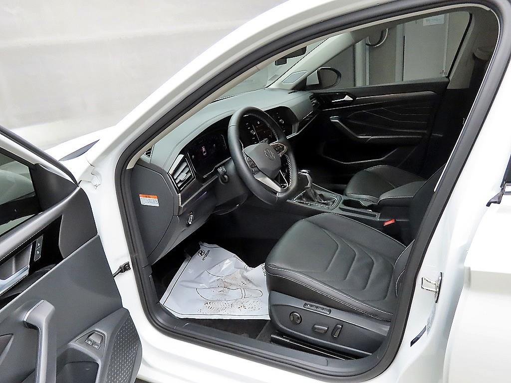 Volkswagen Jetta - Vista 5