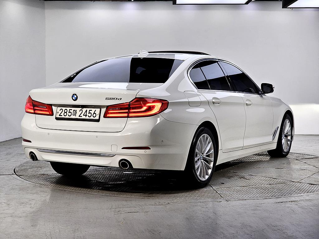 BMW 5 Series - Vista 4