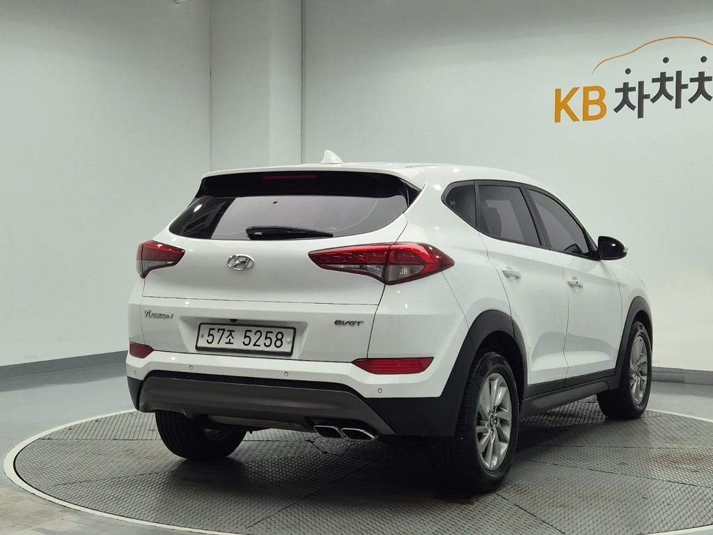 HYUNDAI Tucson - Vista 3