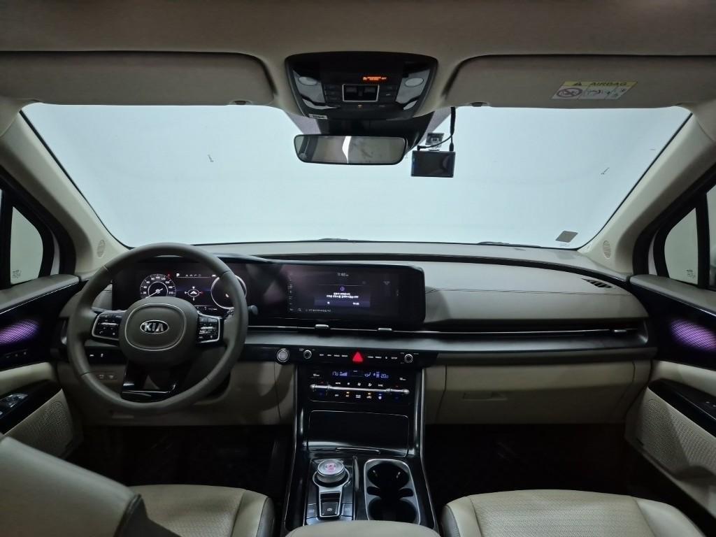 KIA Carnival - Vista 8