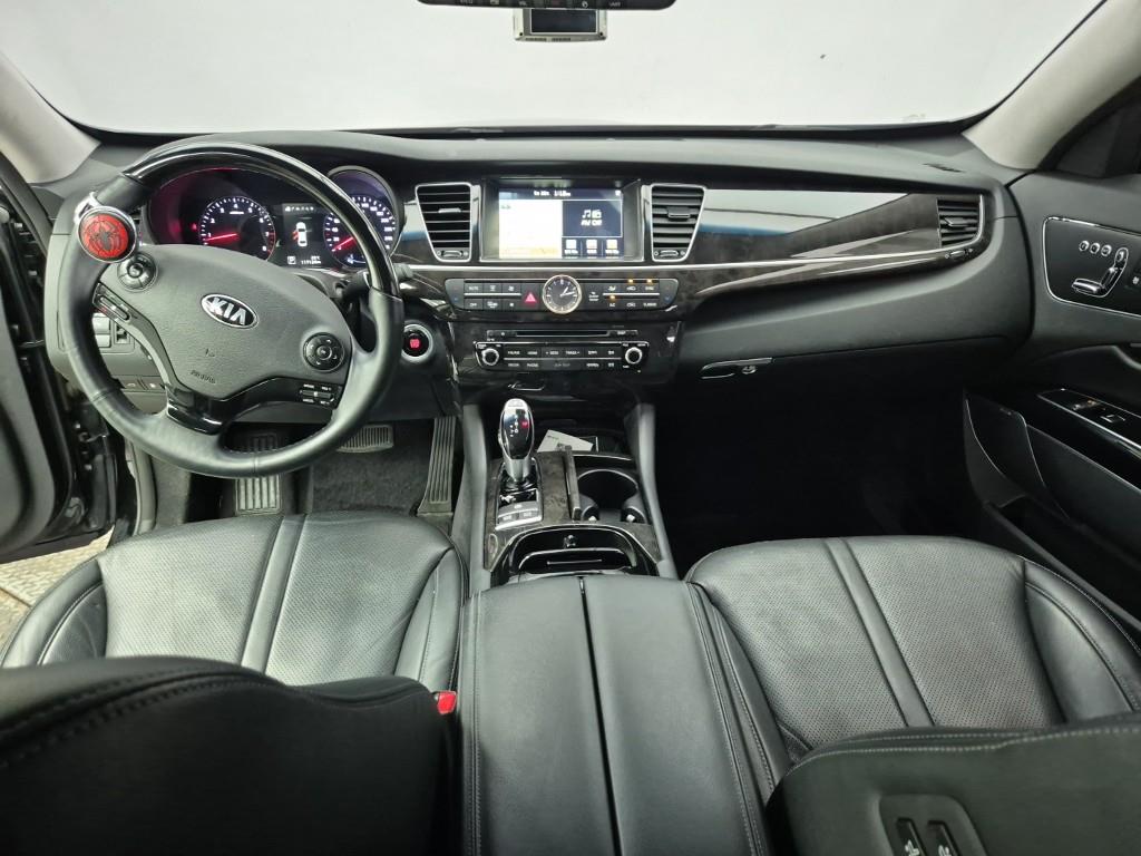 KIA K9 - Vista 5