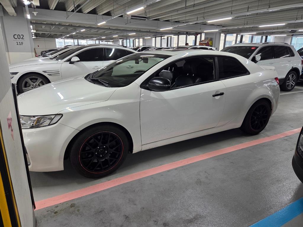 KIA Forte - Vista 8