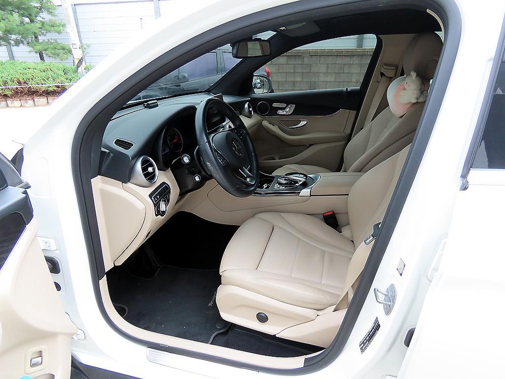 Mercedes Benz GLC Class - Vista 5
