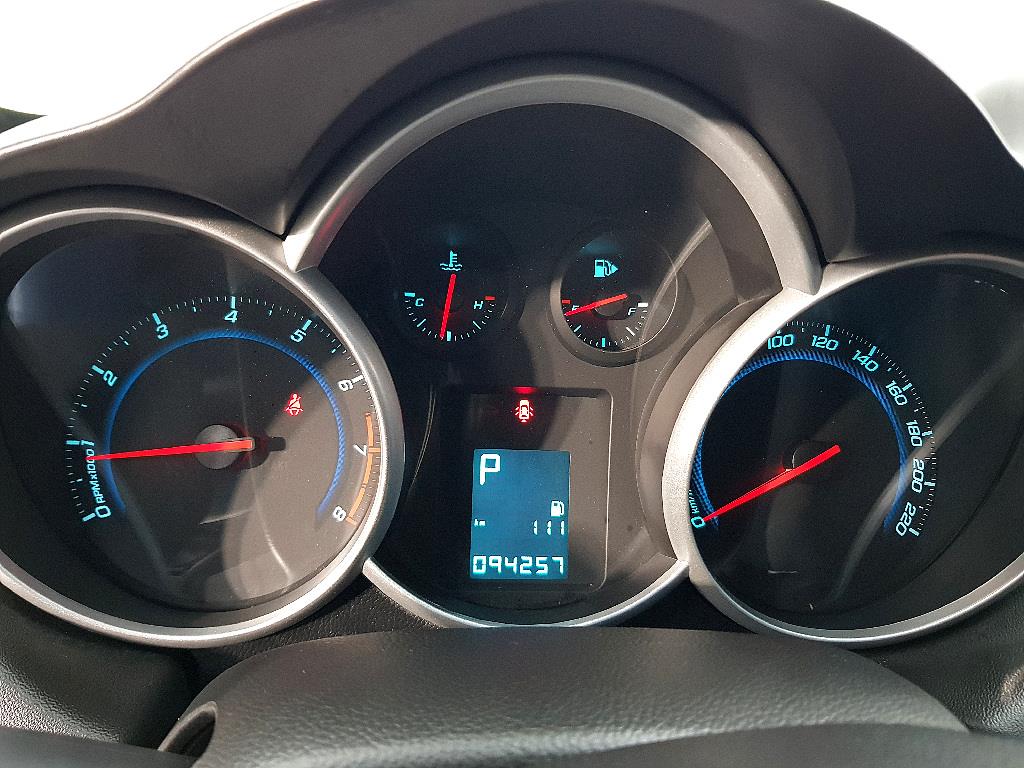 Chevrolet Cruise - Vista 7