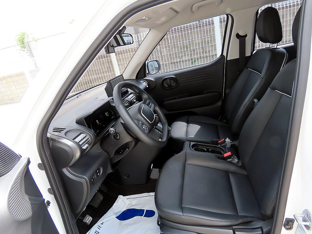 HYUNDAI Casper - Vista 5