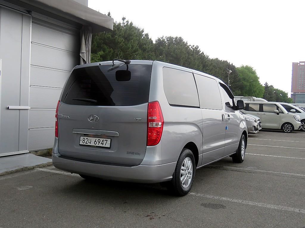 HYUNDAI Starex - Vista 4