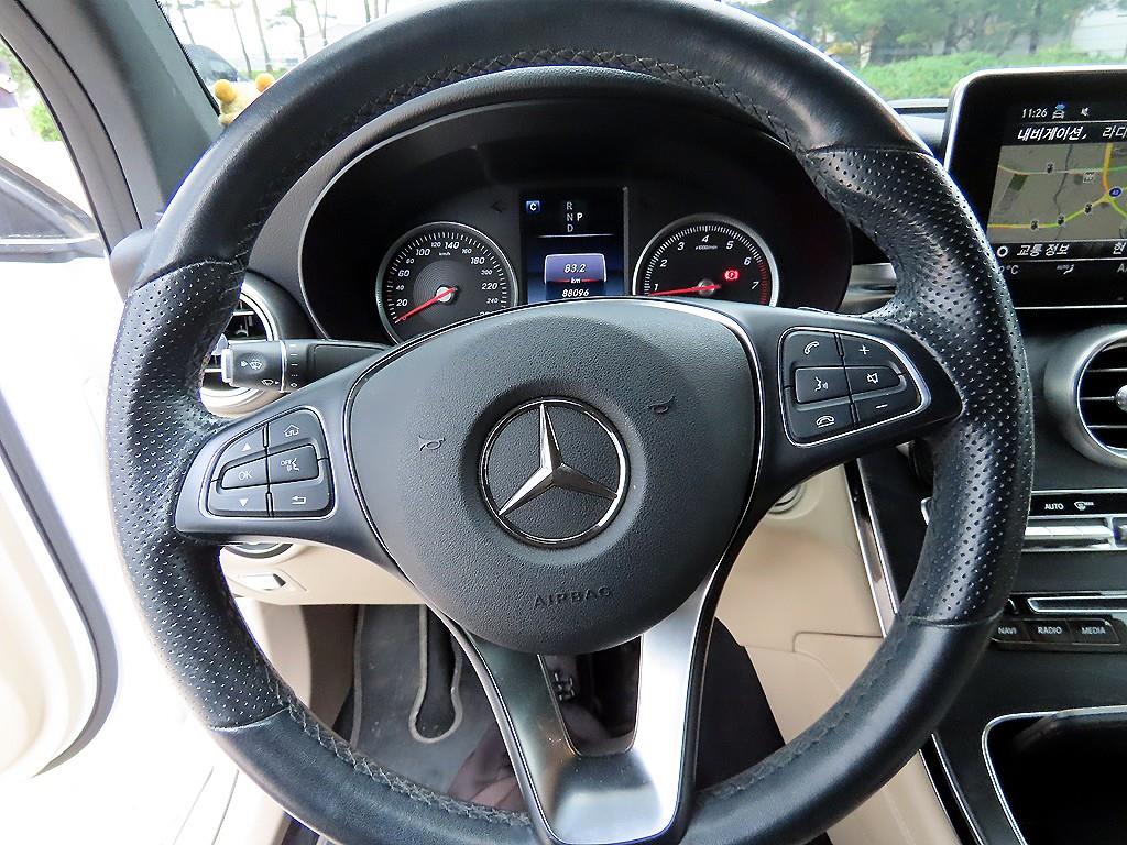 Mercedes Benz GLC Class - Vista 8