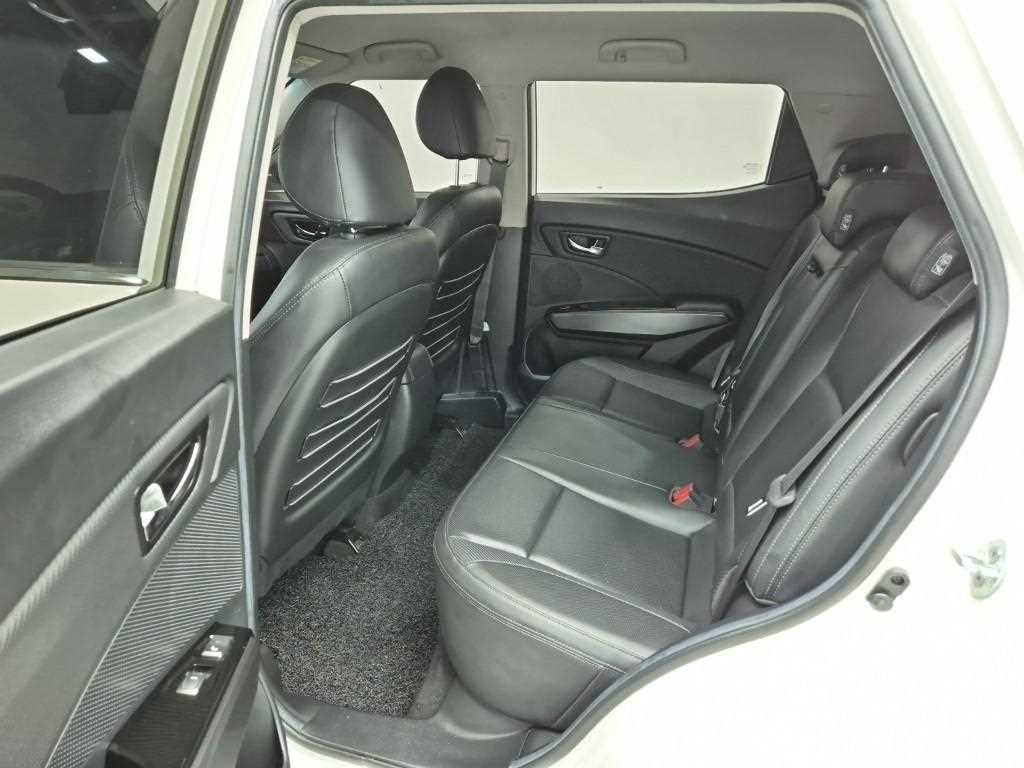 Ssangyong Tivoli - Vista 12