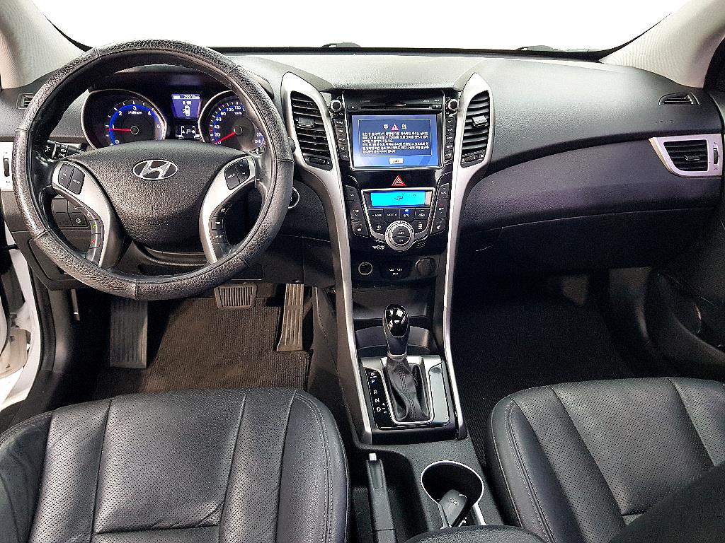 HYUNDAI i30 - Vista 5