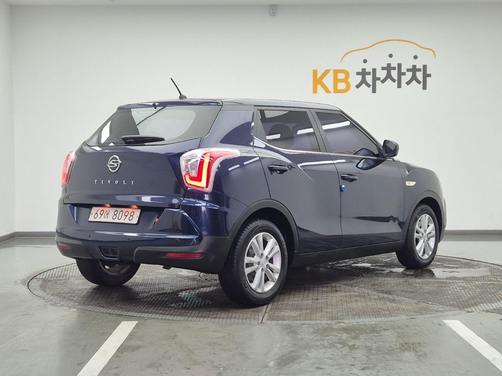 Ssangyong Tivoli - Vista 4